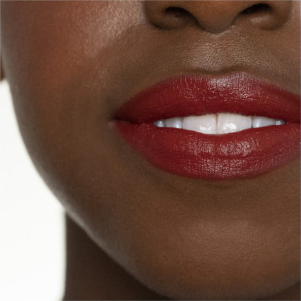 How to choose the perfect shade of red lipstick